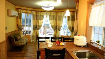 VIP Kids Deluxe Family | ์ ์ฉ ๊ฐ์ด ์ฃผ๋ฐฉ | ๋์ฅ๊ณ , ์ ์๋ ์ธ์ง, ์ ๊ธฐ ์ฃผ์ ์, ๋ฐฅ์ฅ