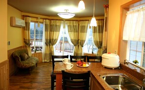 VIP Kids Deluxe Family  | Private kitchenette