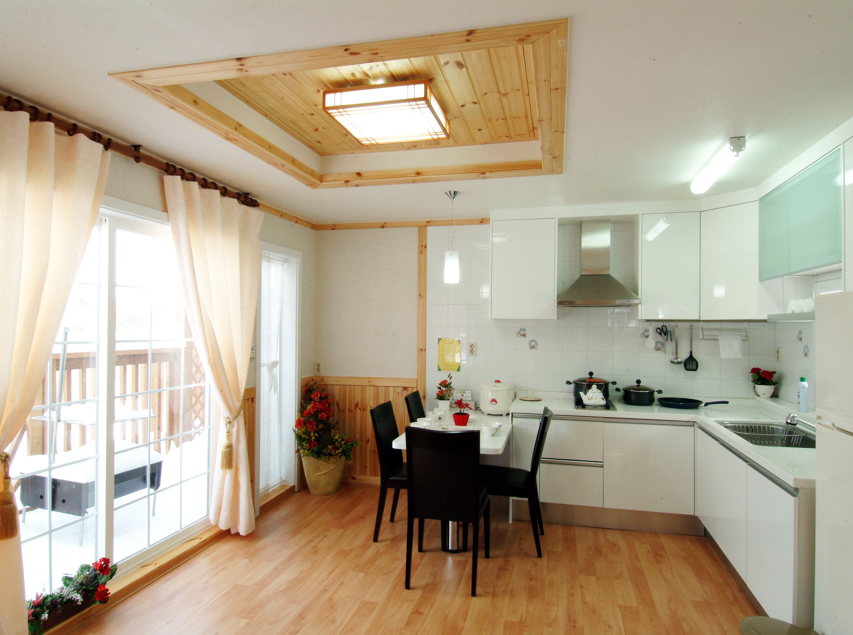 Family Room | Premium bedding, individually decorated, individually furnished