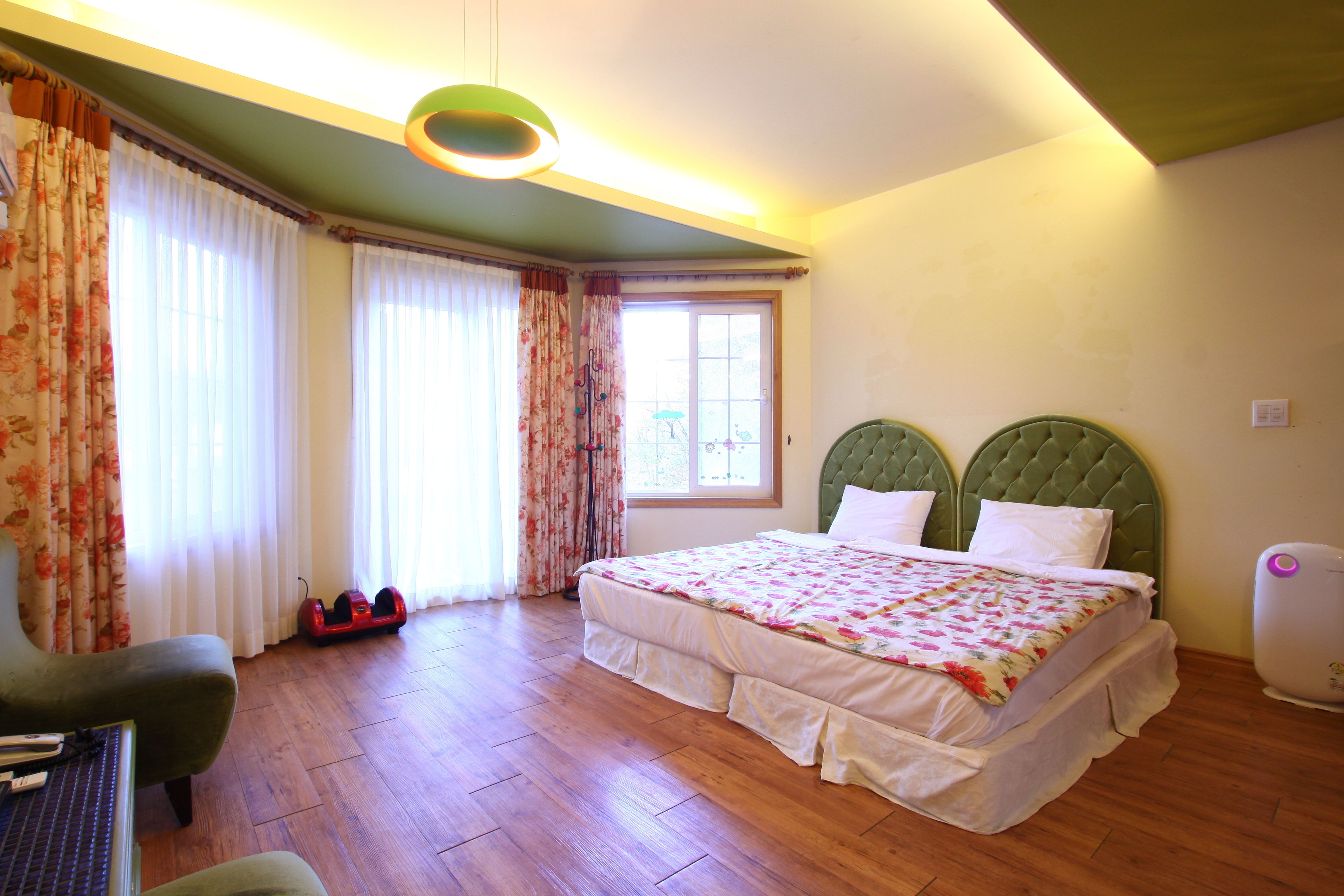 Healing Studio Room | Premium bedding, individually decorated, individually furnished