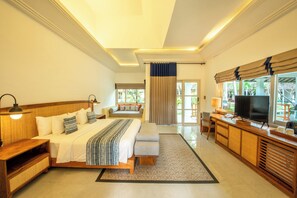 尊贵双人房 | 迷你吧、客房内保险箱、特色装修、特色家居