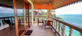 Bounty Resort