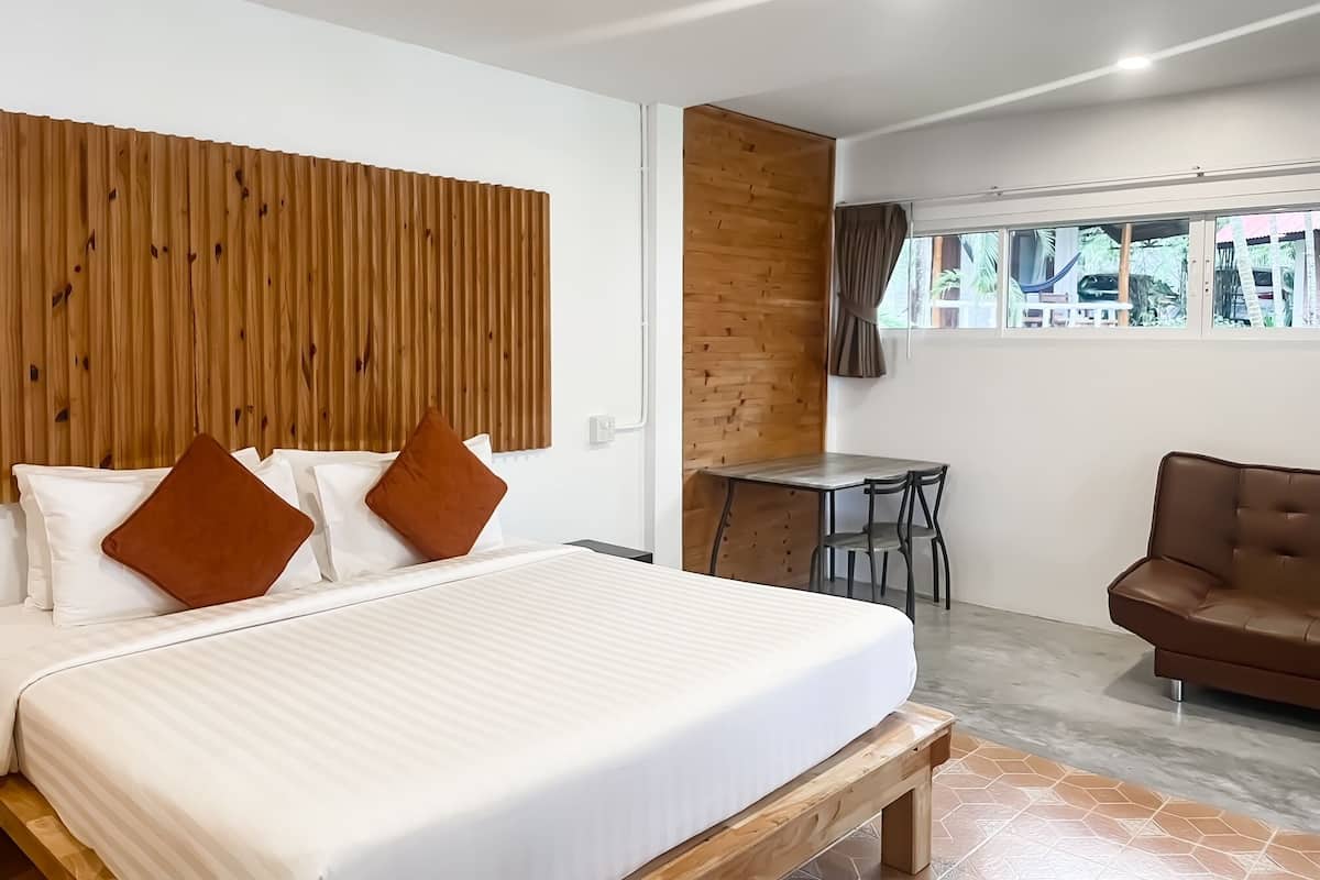 Studio Suite | 1 bedroom, blackout drapes, free WiFi, bed sheets