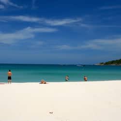 Sulla spiaggia, teli da spiaggia