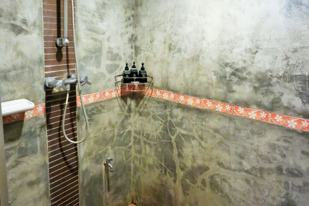 villa, garden view 2nd floor | bathroom shower