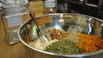 Free daily continental breakfast