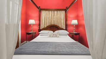 Chambre Double Deluxe, 1 grand lit, non-fumeurs, rez-de-chaussée | Literie hypoallergénique, couette en duvet d'oie