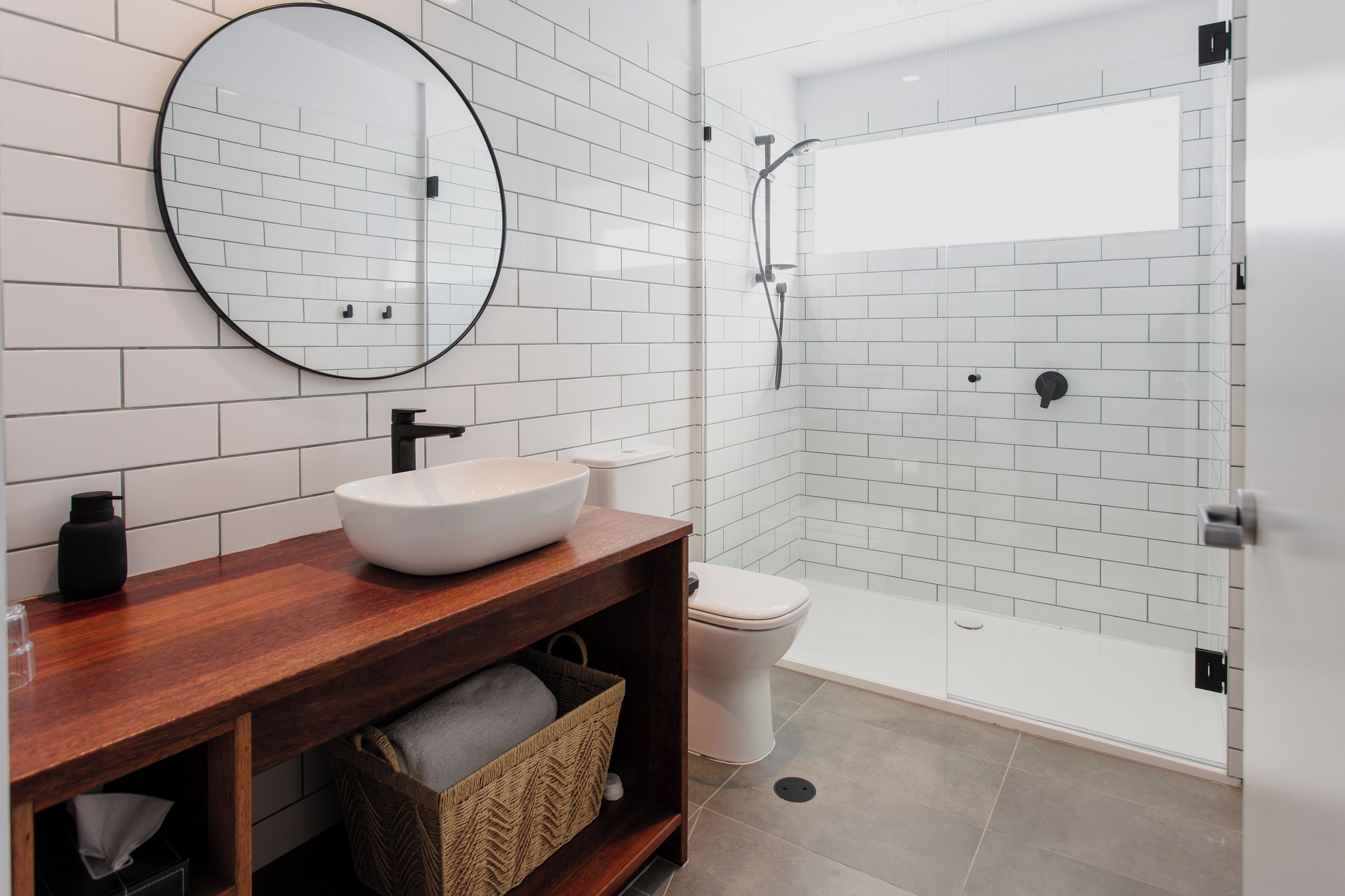 Departamento Premium, 2 habitaciones, para no fumadores | Baño | Regadera, amenidades de baño gratuitas, secadora de cabello, toallas 
