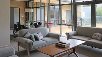 Maison Premium, 4 chambres | Coin séjour