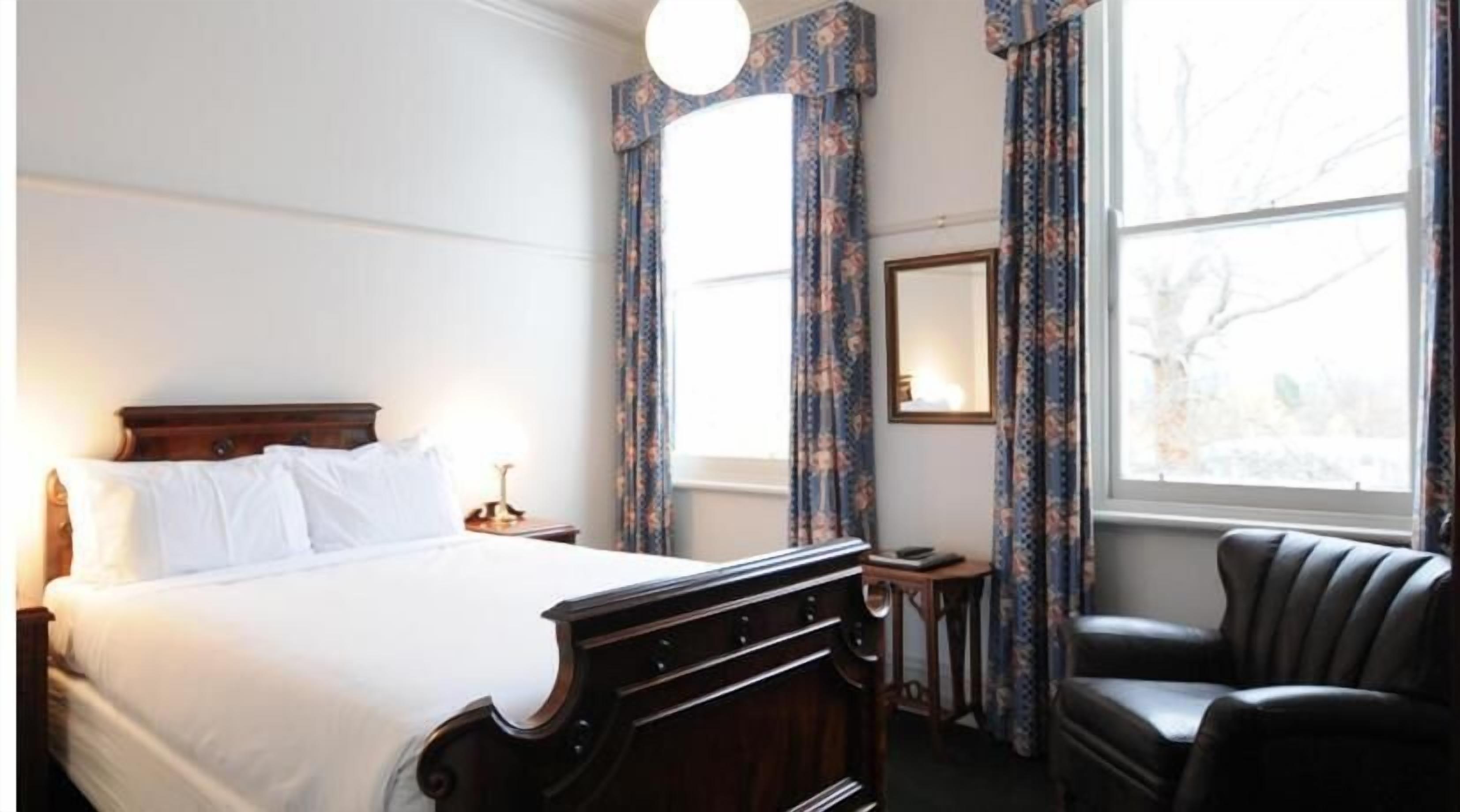 迷你吧、特色装修、遮光窗帘、熨斗/熨衣板