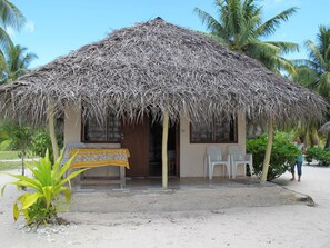 Firemannsrom – familie, 4 soverom, utsikt mot lagune, ved stranden | Sengetøy av topp kvalitet, safe på rommet og strykejern/-brett