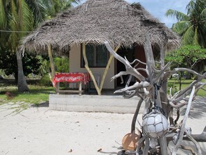 Family Bungalow, 3 Bedrooms, Lagoon View, Beachfront