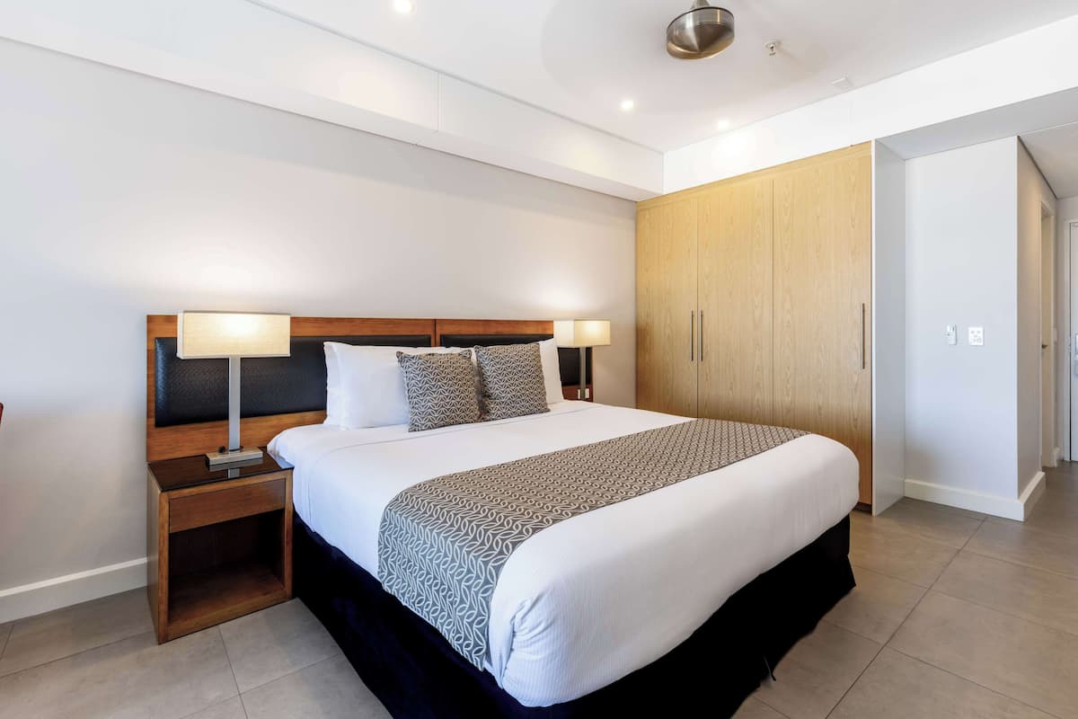 1 chambre, coffres-forts dans les chambres, fer et planche Ă repasser