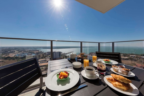 1 bilik tidur, peti besi dalam bilik, seterika/papan seterika