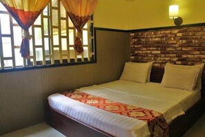 Standard Double Room A / C - TT Guest House (Phnom Penh)