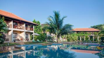 Outdoor pool, pool umbrellas