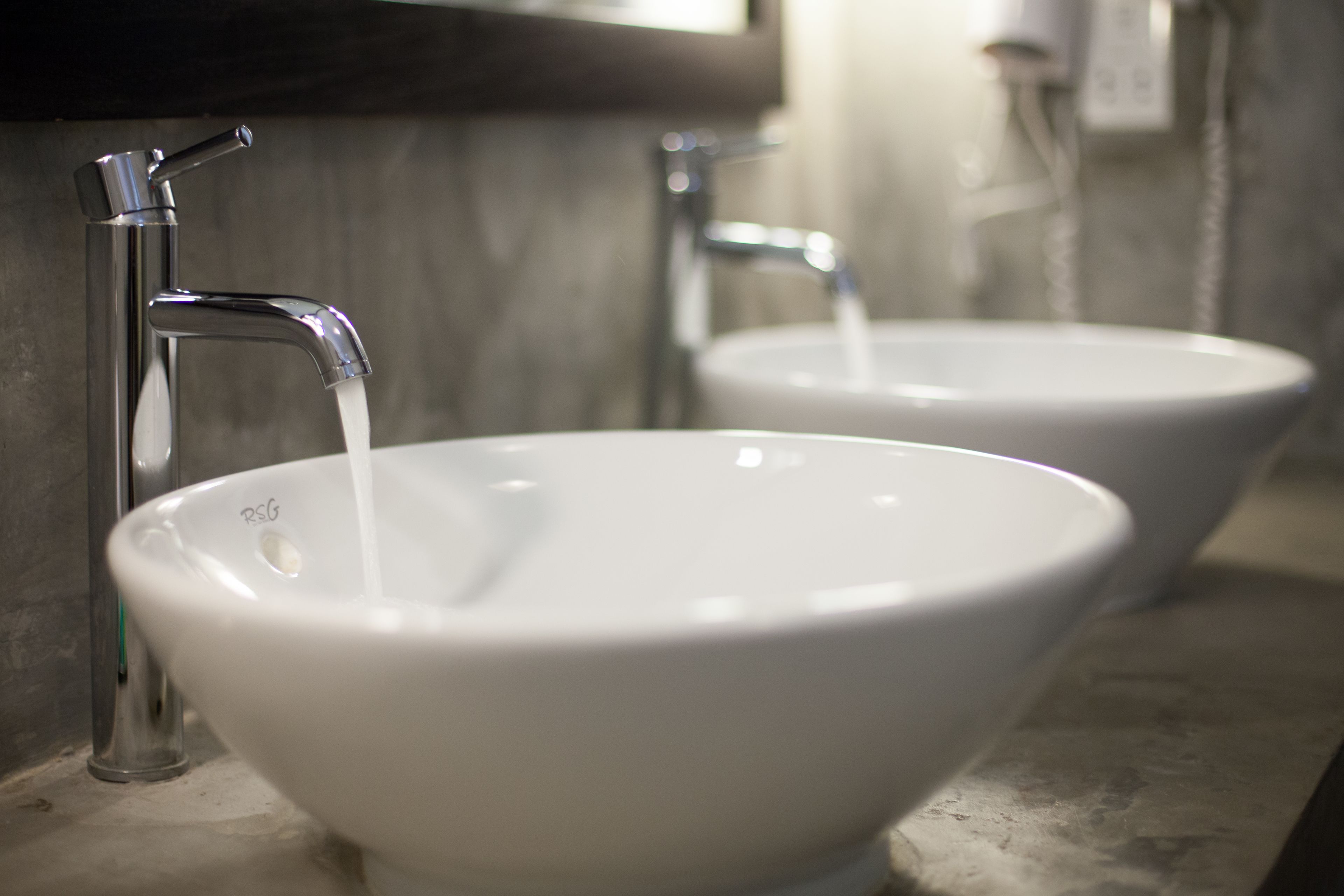 suite | bathroom sink