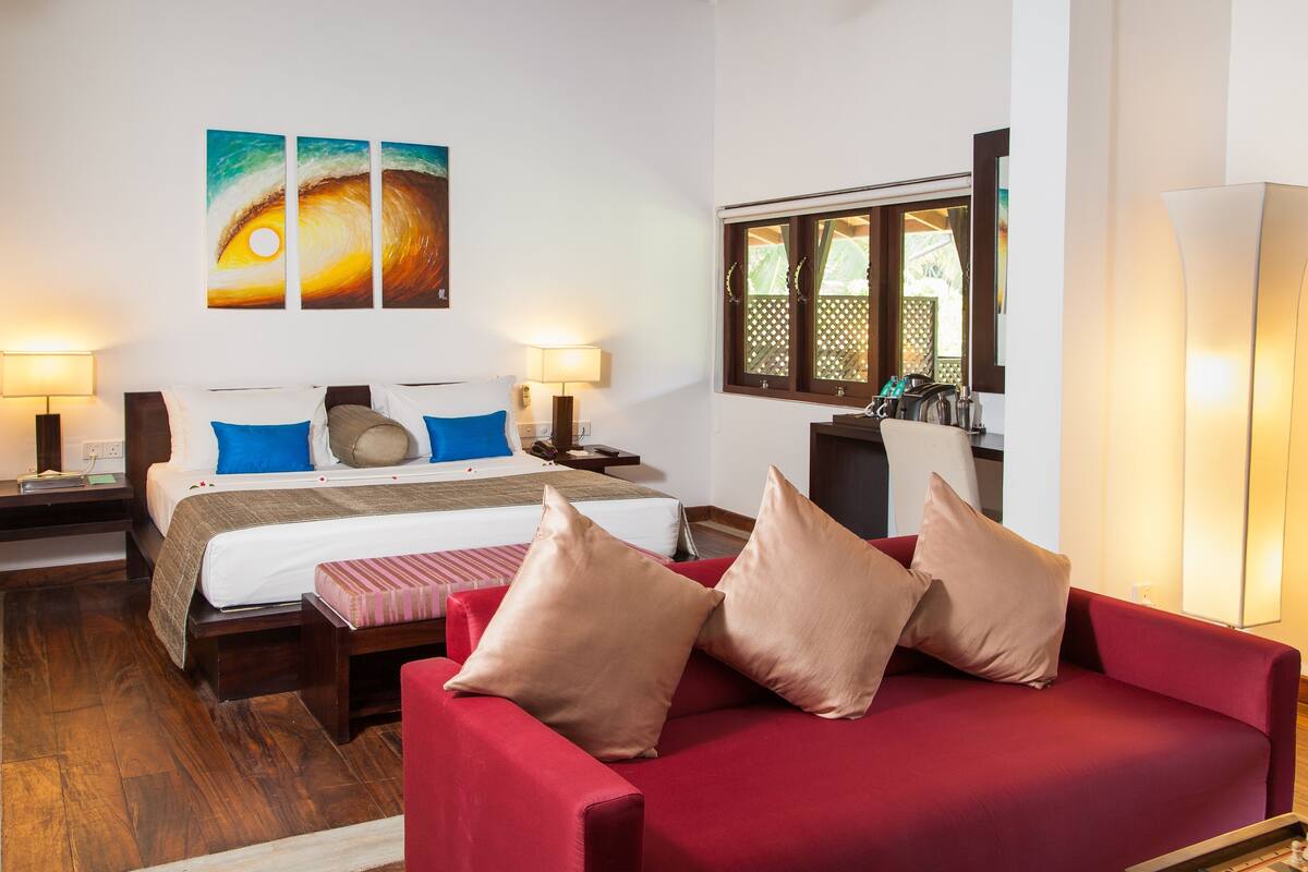 suite | egyptian cotton sheets, premium bedding, pillow-top beds, minibar