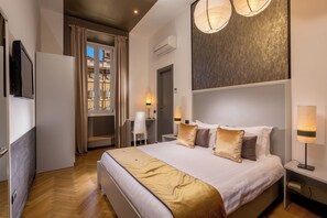 In-room safe, desk, free WiFi, bed sheets