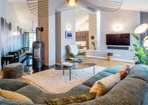 Penthouse, 2 Bedrooms, Terrace | Living area