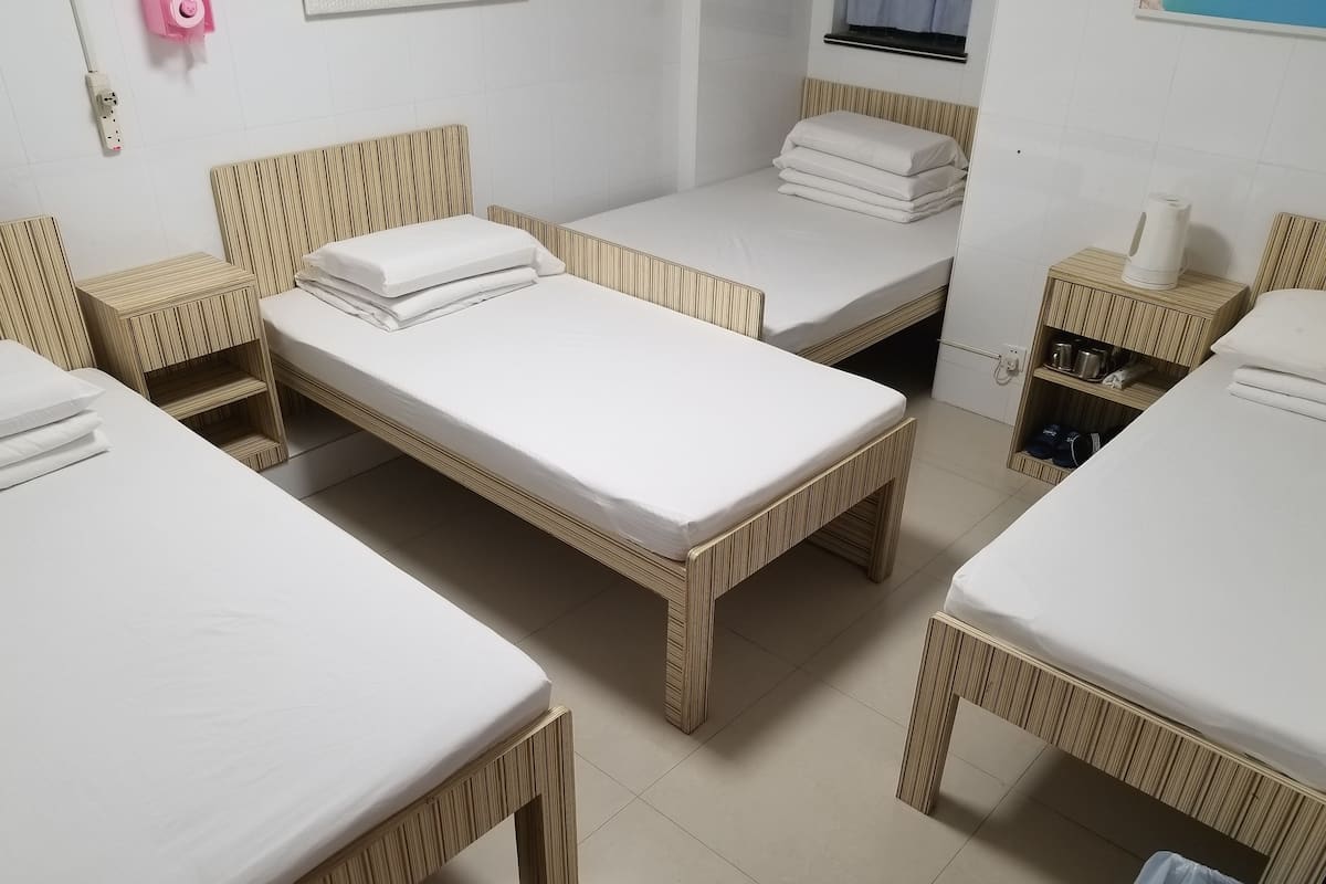 Chambre Familiale | Bureau, Wi-Fi gratuit