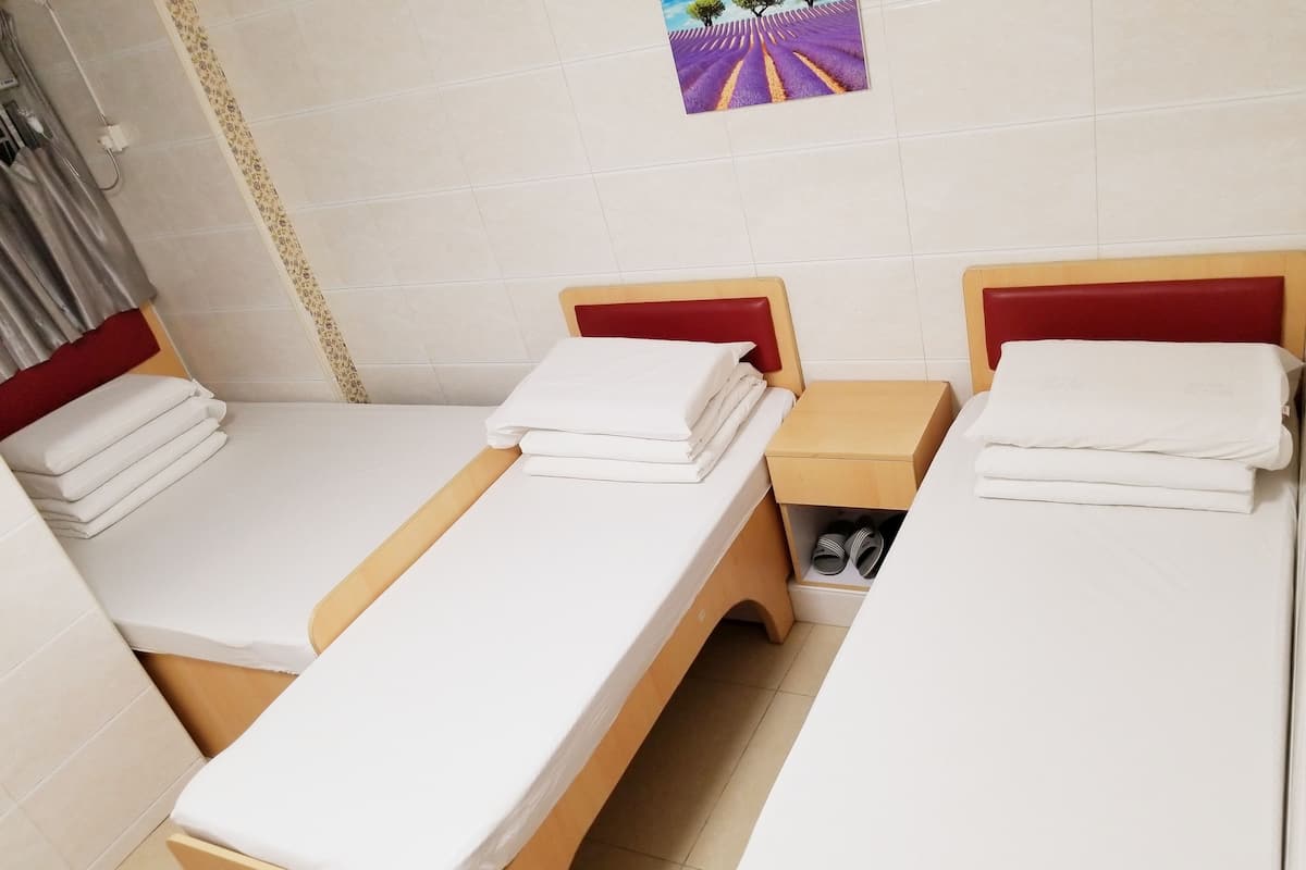 Chambre Quadruple | Bureau, Wi-Fi gratuit