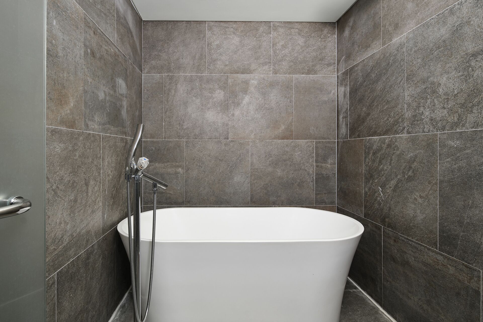 shower, free toiletries, hair dryer, slippers