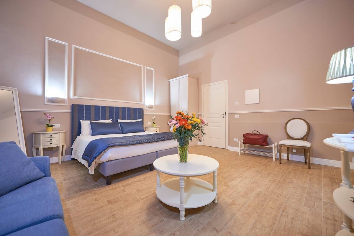 Family Room | In-room safe, soundproofing, cribs (free), WiFi (free)