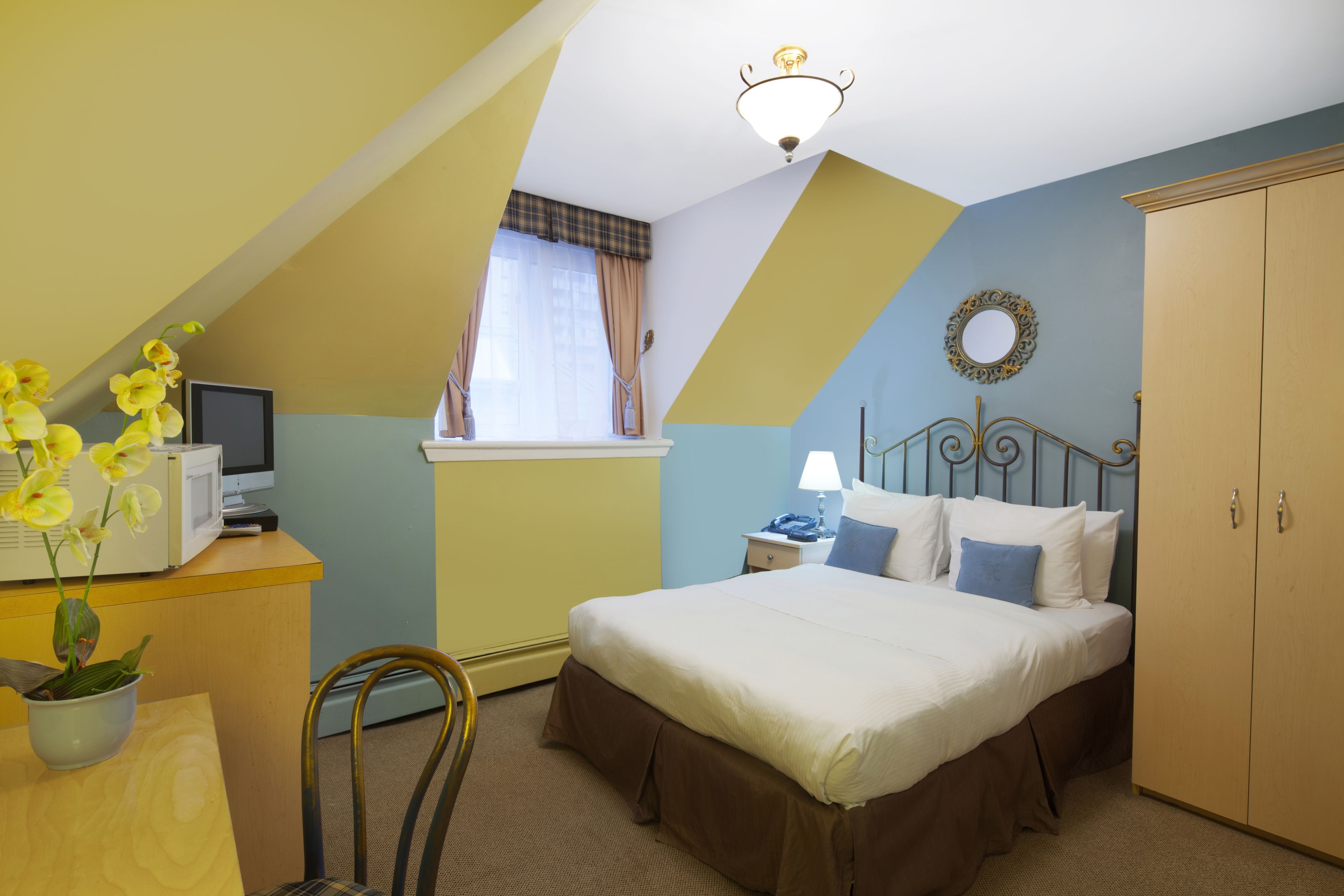 Photo - Victoria's Mansion Guest House