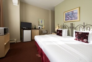 Superior Room, 1 King Bed | Individually decorated, individually furnished, desk, blackout curtains - Victoria's Mansion Guest House (Toronto)