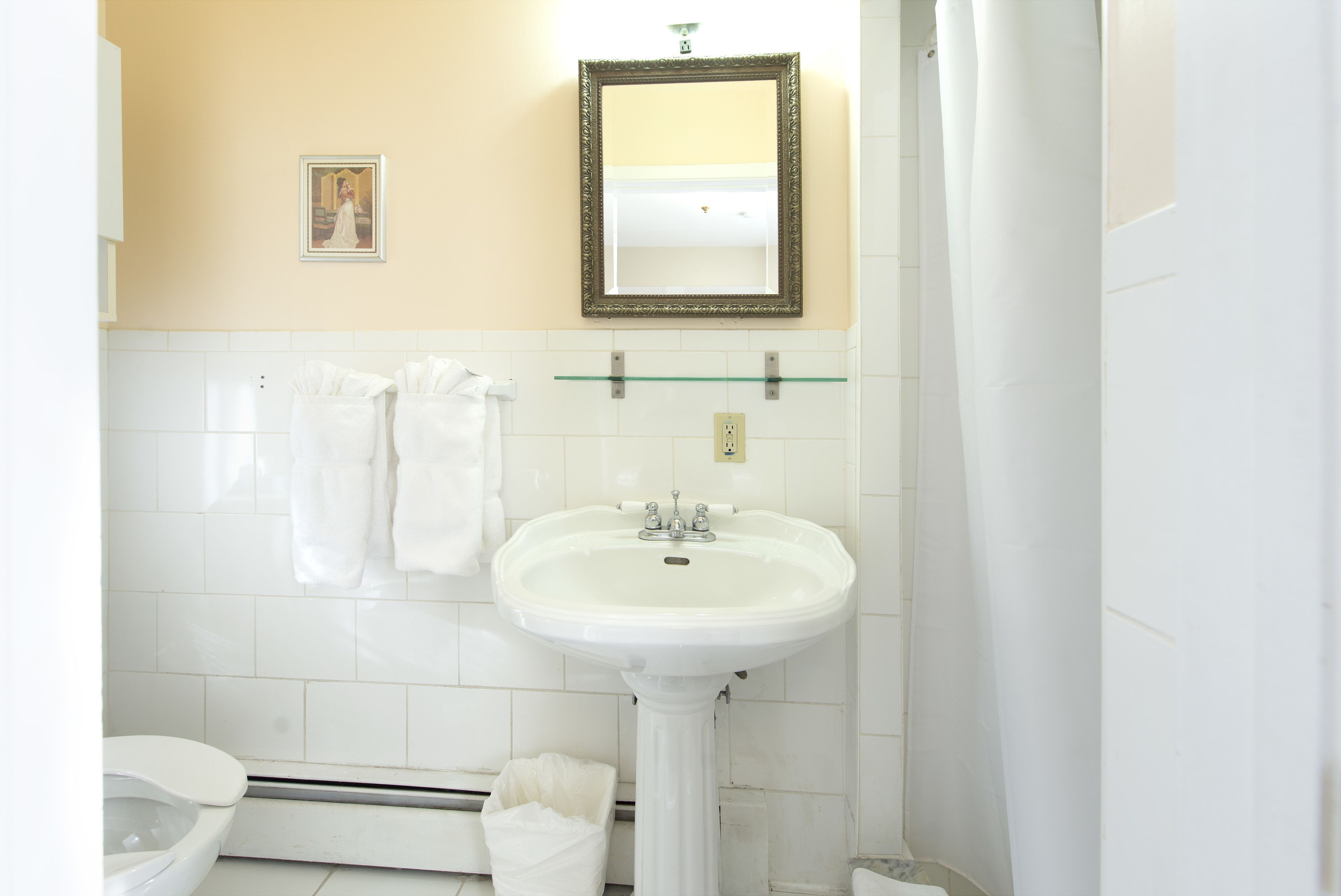 Photo - Victoria's Mansion Guest House