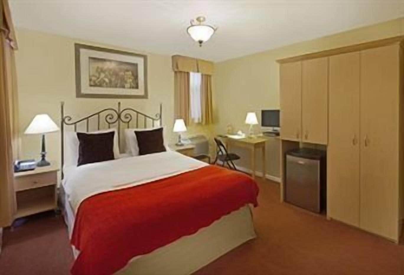 Photo - Victoria's Mansion Guest House