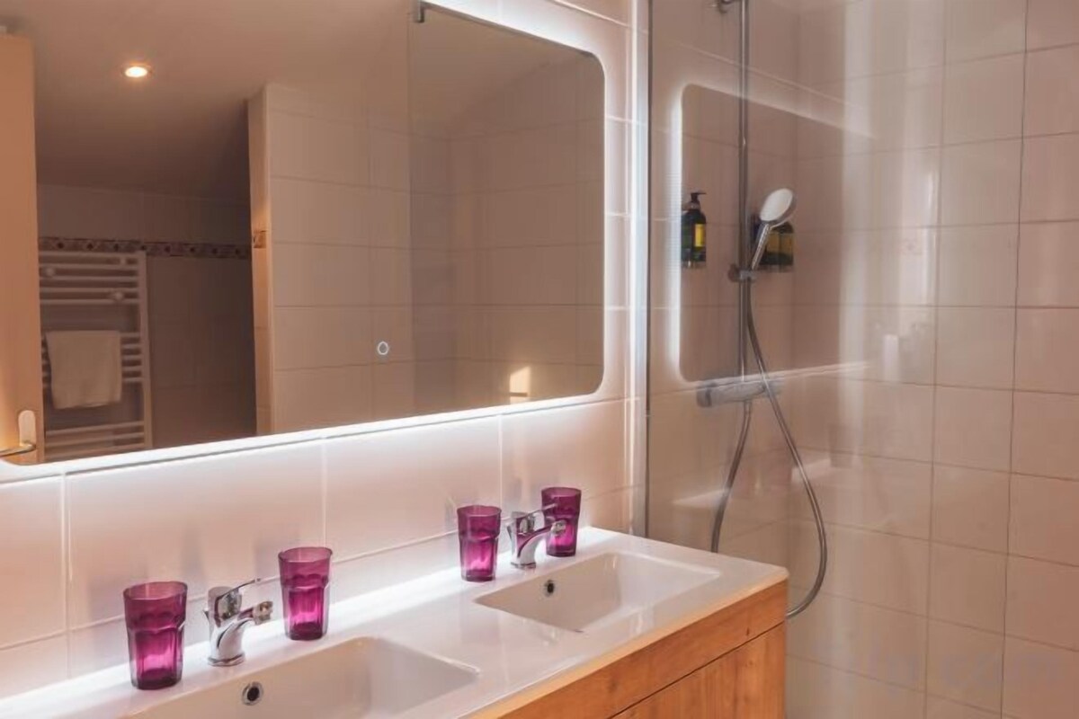 Baño | Secador de pelo y toallas