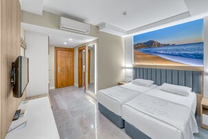 Standard Double or Twin Room | Premium bedding, minibar, in-room safe, desk