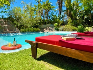Outdoor pool, pool loungers - Goblins Creek (St. Helena Bay)