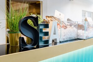 Dinner served - Hotel Villa Zaccardi (Rome)