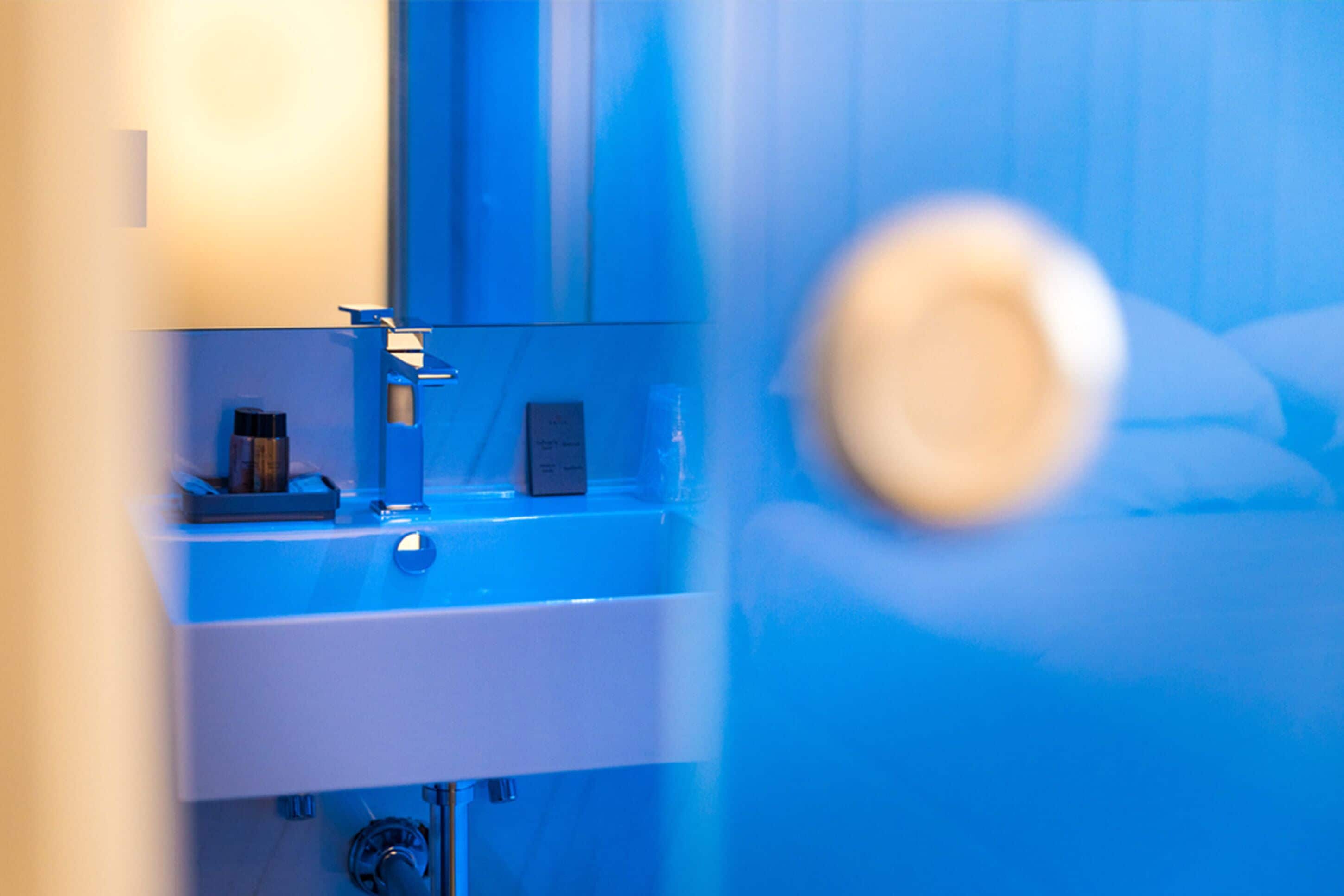 suite | bathroom | shower, free toiletries, hair dryer, slippers