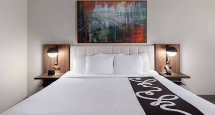 La Quinta Inn & Suites by Wyndham Knoxville Papermill