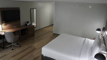 Habitación, 1 cama King size, con acceso para personas discapacitadas (Roll-In Shower) | Ropa de cama de alta calidad, camas con pillow-top y escritorio