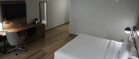 Zimmer, 1 King-Bett, barrierefrei, Nichtraucher (Roll-In Shower)