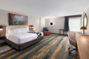 Ropa de cama de alta calidad, camas con pillow-top y escritorio