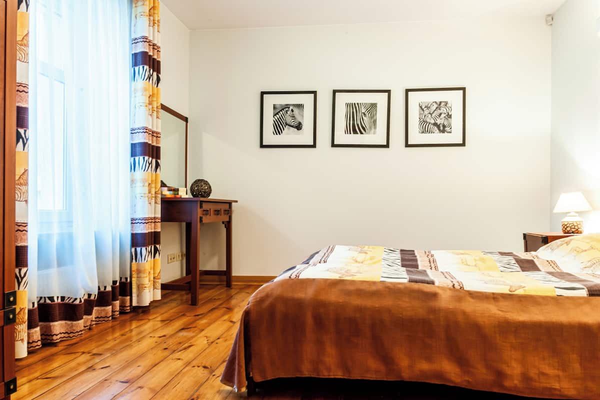In-room safe, laptop workspace, iron/ironing board, cots/infant beds