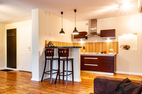 Home & Travel Apartments