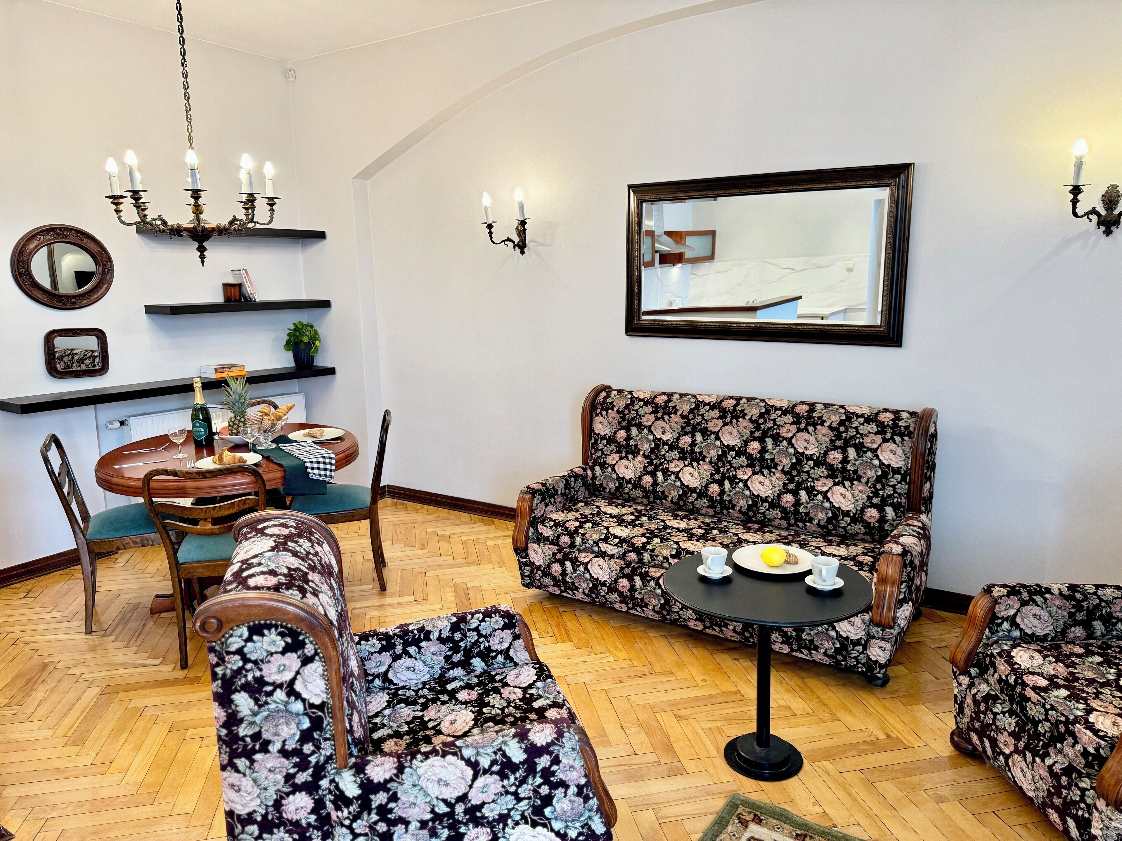 Apartment | In-room safe, individually decorated, individually furnished