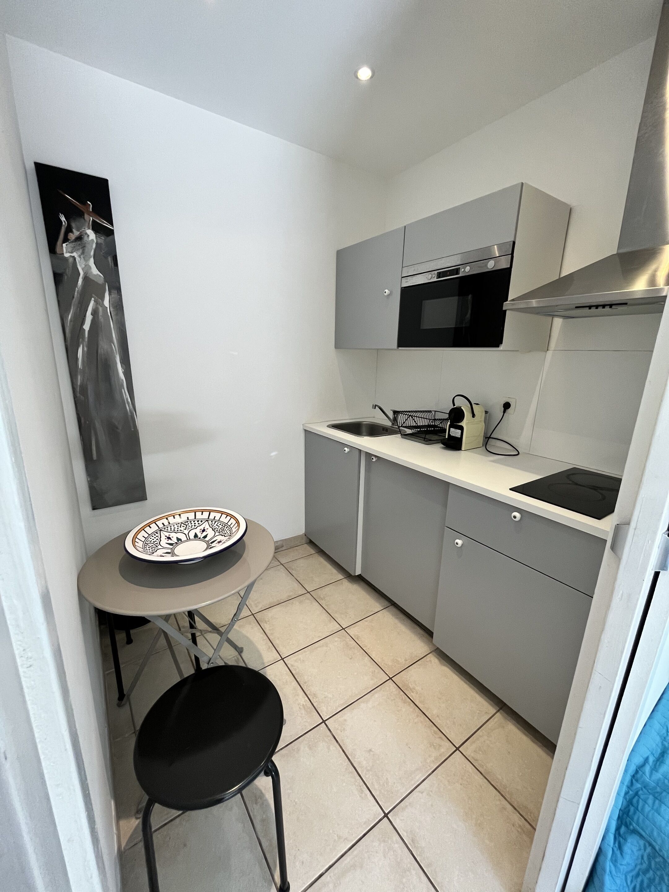 standard studio, private bathroom | blackout curtains, rollaway beds, free wifi