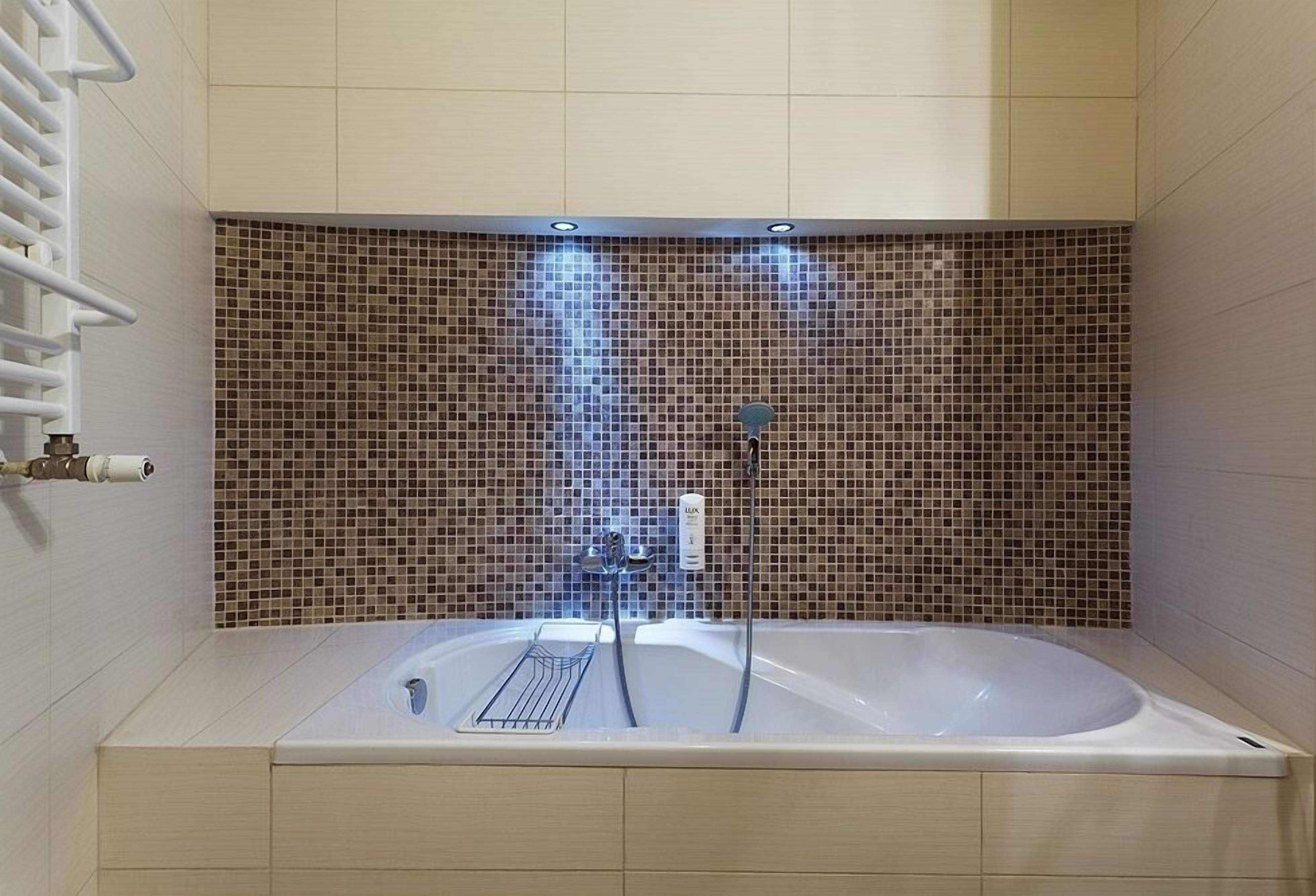 deep-soaking bathtub