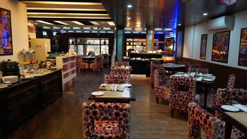 Se sirven desayunos, almuerzos, cenas y cocina internacional 