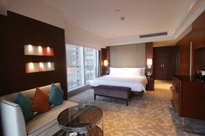 Habitación estándar | Ropa de cama de alta calidad y minibar 