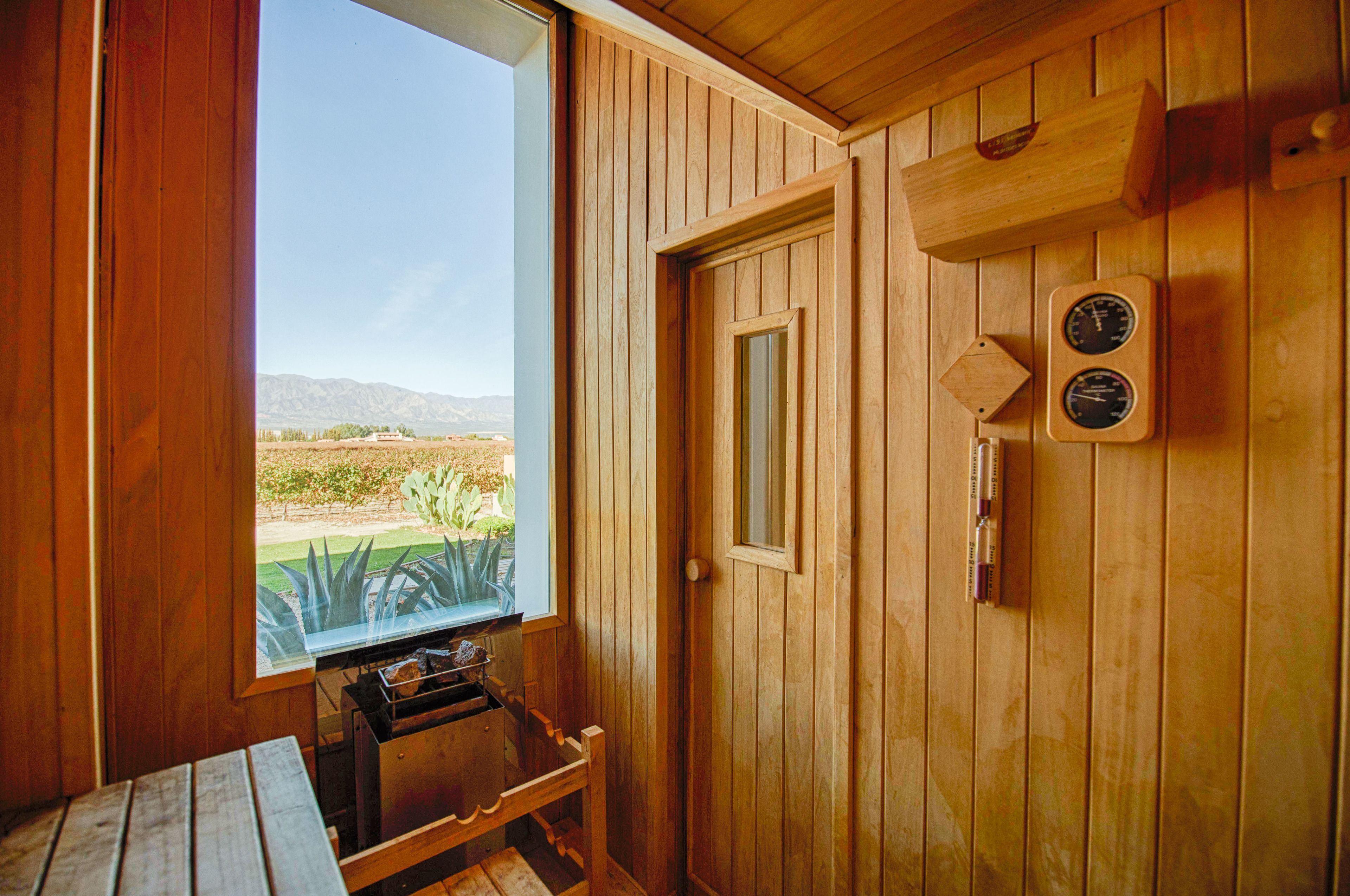 sauna, hot tub, turkish bath/hammam, body treatments, hydrotherapy