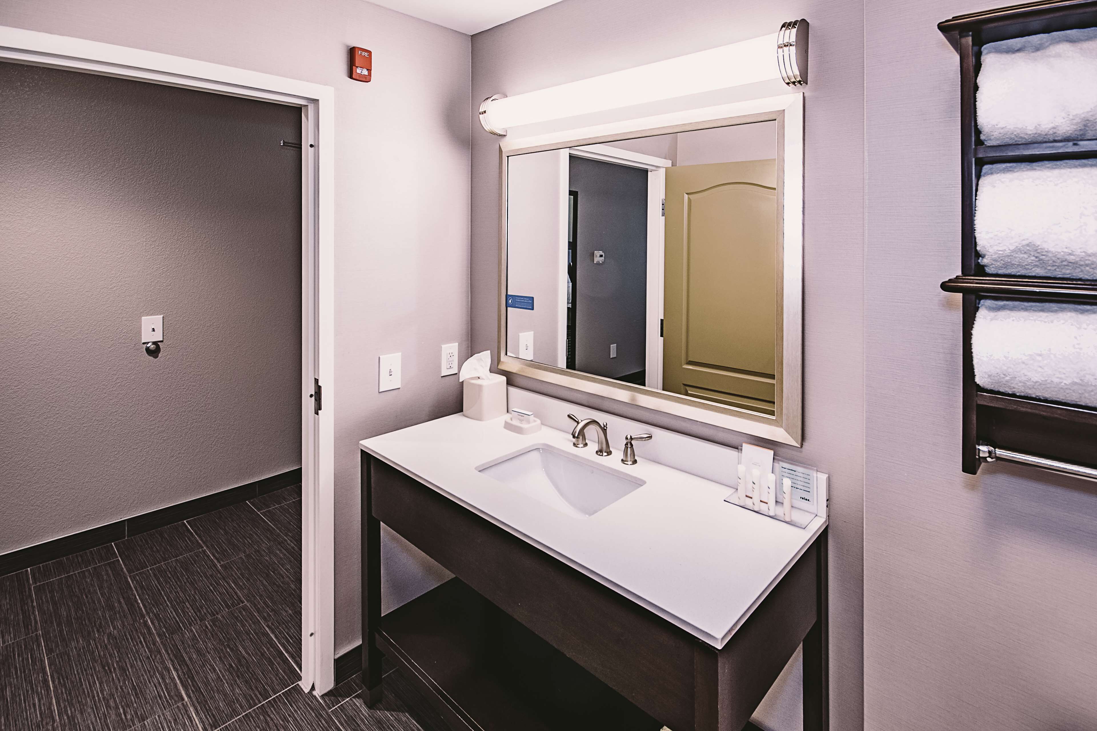 free toiletries, towels